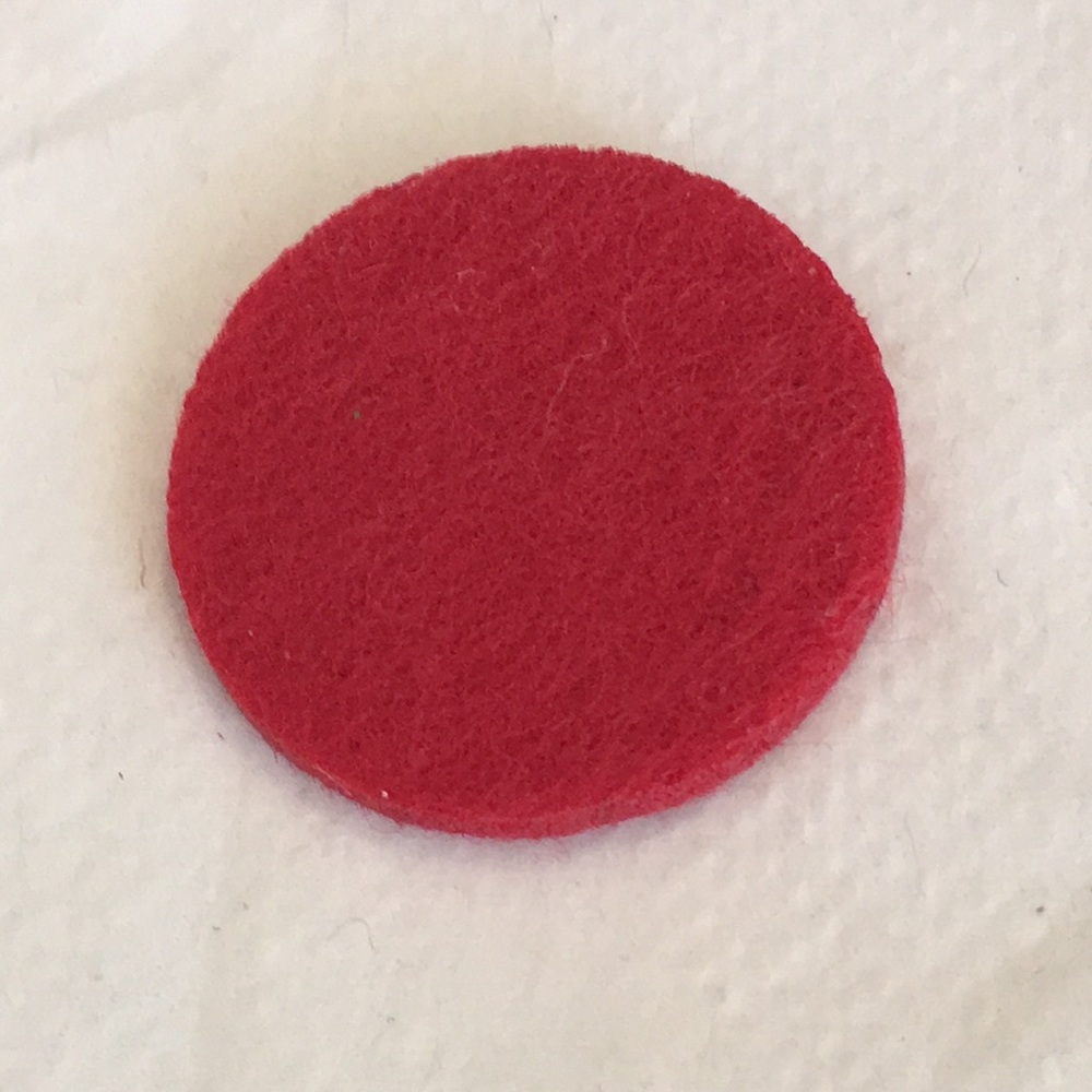 🌈 Scented Flower Aroma Necklace NWOT Antique And Red - Picture 3 of 3